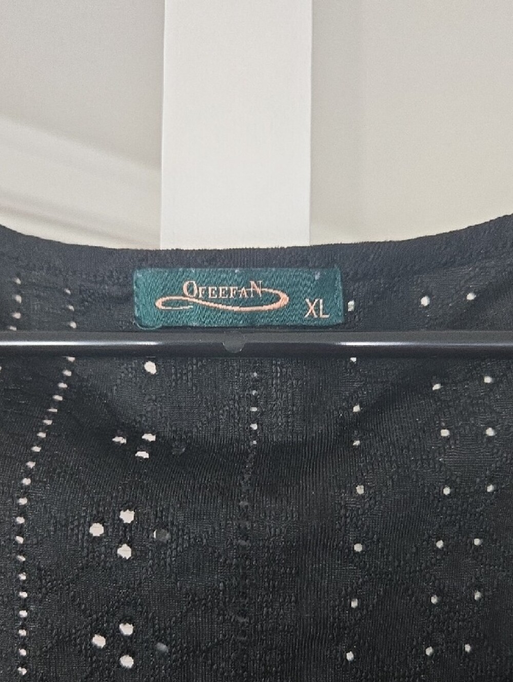 Black Eyelet Sleeveless Blouse - Unbranded - Picture 2 of 3